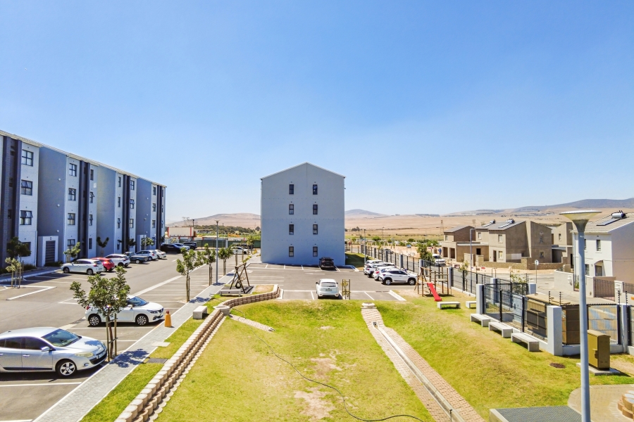 1 Bedroom Property for Sale in Parklands Western Cape